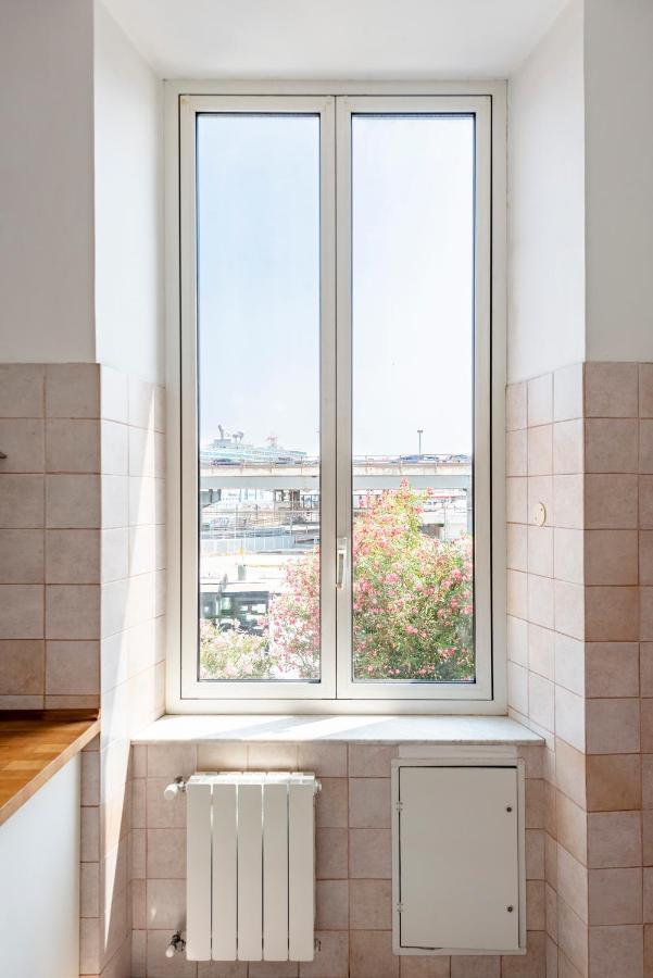 Sunny Flat Next To The Palace Appartement Gênes